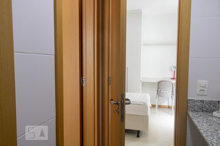 Apartamento à venda com 93m², 3 quartos e 2 vagasBanheiro Canadense