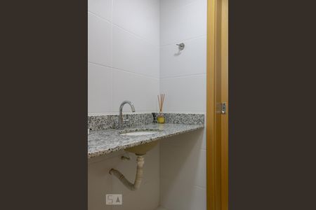 Apartamento à venda com 93m², 3 quartos e 2 vagasBanheiro Canadense