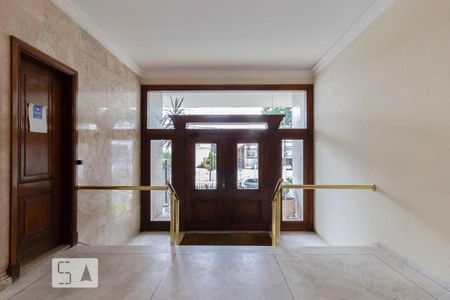 Apartamento à venda com 300m², 4 quartos e 2 vagas Apartamento à venda com 300m², 4 quartos e 2 vagasÁrea comum - Hall