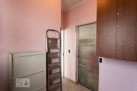 Apartamento à venda com 300m², 4 quartos e 2 vagas Apartamento à venda com 300m², 4 quartos e 2 vagasQuarto de Serviço