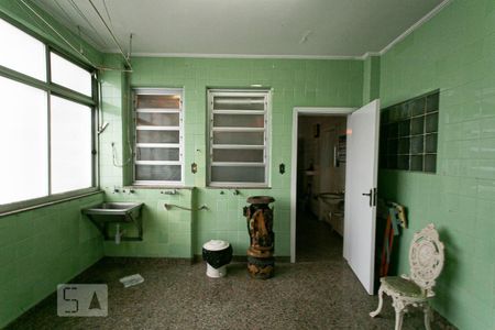 Apartamento à venda com 300m², 4 quartos e 2 vagas Apartamento à venda com 300m², 4 quartos e 2 vagasÁrea de Serviço