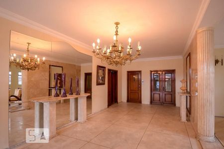 Apartamento à venda com 300m², 4 quartos e 2 vagas Apartamento à venda com 300m², 4 quartos e 2 vagasÁrea comum - Hall