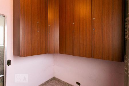 Apartamento à venda com 300m², 4 quartos e 2 vagas Apartamento à venda com 300m², 4 quartos e 2 vagasQuarto de Serviço