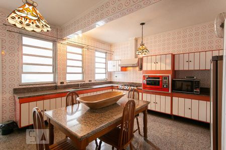 Apartamento à venda com 300m², 4 quartos e 2 vagas Apartamento à venda com 300m², 4 quartos e 2 vagasCozinha