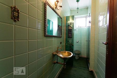 Apartamento à venda com 300m², 4 quartos e 2 vagas Apartamento à venda com 300m², 4 quartos e 2 vagasLavabo