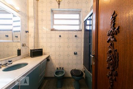 Apartamento à venda com 300m², 4 quartos e 2 vagas Apartamento à venda com 300m², 4 quartos e 2 vagasBanheiro Social