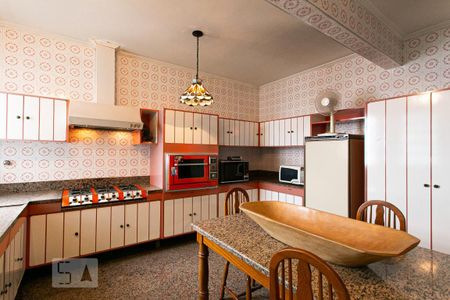 Apartamento à venda com 300m², 4 quartos e 2 vagas Apartamento à venda com 300m², 4 quartos e 2 vagasCozinha