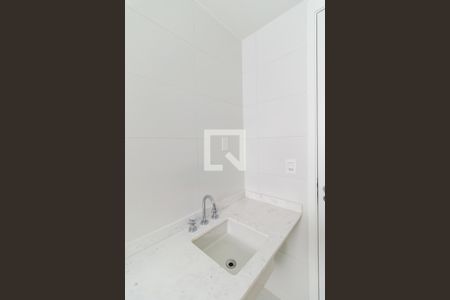 Apartamento à venda com 275m², 4 quartos e 4 vagas Apartamento à venda com 275m², 4 quartos e 4 vagasBanheiro do closet da suíte máster