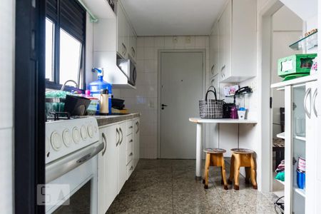 Apartamento à venda com 200m², 4 quartos e 3 vagasCozinha