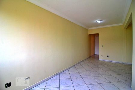 Sala de apartamento para alugar com 3 quartos, 72m² em Jardim Santo André, Santo André