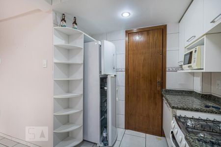 Apartamento à venda com 176m², 3 quartos e sem vaga Apartamento à venda com 176m², 3 quartos e sem vagaCozinha
