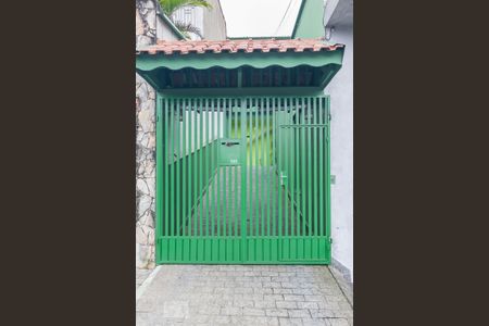 Casa à venda com 200m², 4 quartos e 4 vagas Casa à venda com 200m², 4 quartos e 4 vagasFachada