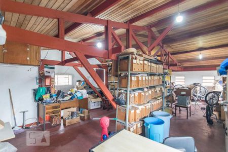 Casa à venda com 200m², 4 quartos e 4 vagas Casa à venda com 200m², 4 quartos e 4 vagasSótão