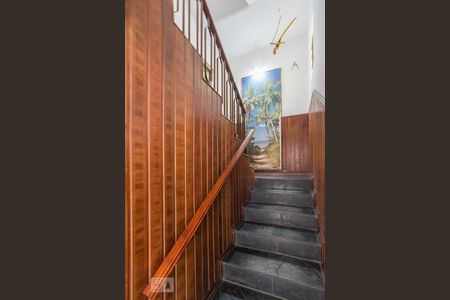Escada de casa à venda com 4 quartos, 200m² em Vila Junqueira, Santo André