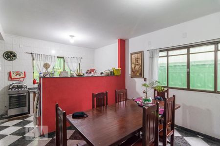 Casa à venda com 200m², 4 quartos e 4 vagas Casa à venda com 200m², 4 quartos e 4 vagasCopa