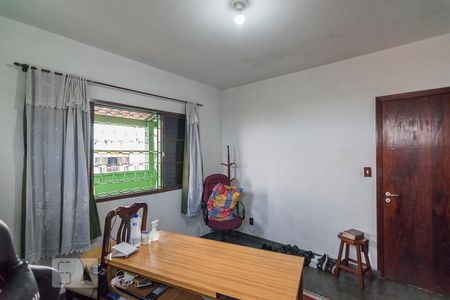 Casa à venda com 200m², 4 quartos e 4 vagas Casa à venda com 200m², 4 quartos e 4 vagasQuarto 4