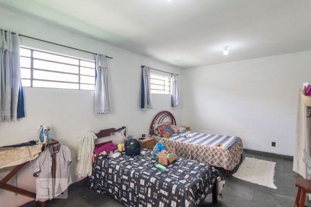 Casa à venda com 200m², 4 quartos e 4 vagas Casa à venda com 200m², 4 quartos e 4 vagasQuarto 3