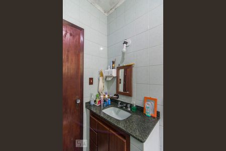 Casa à venda com 200m², 4 quartos e 4 vagas Casa à venda com 200m², 4 quartos e 4 vagasBanheiro