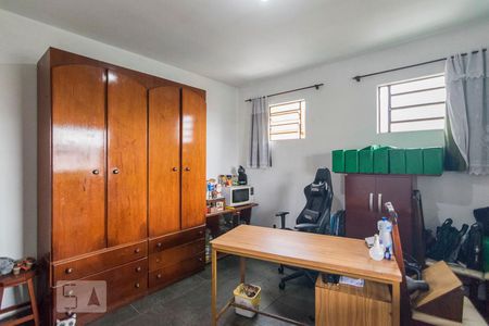 Casa à venda com 200m², 4 quartos e 4 vagas Casa à venda com 200m², 4 quartos e 4 vagasQuarto 4
