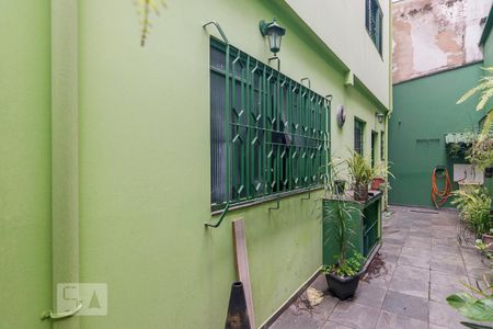 Casa à venda com 200m², 4 quartos e 4 vagas Casa à venda com 200m², 4 quartos e 4 vagasQuintal