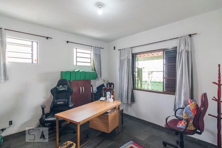 Casa à venda com 200m², 4 quartos e 4 vagas Casa à venda com 200m², 4 quartos e 4 vagasQuarto 4