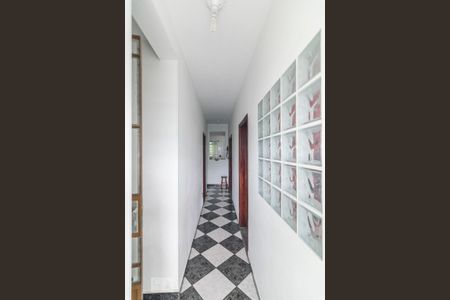 Casa à venda com 200m², 4 quartos e 4 vagas Casa à venda com 200m², 4 quartos e 4 vagasCorredor