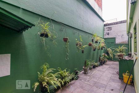 Casa à venda com 200m², 4 quartos e 4 vagas Casa à venda com 200m², 4 quartos e 4 vagasQuintal