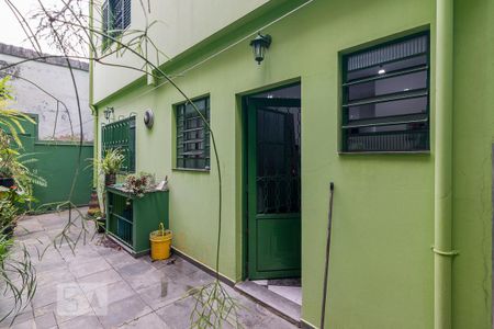 Casa à venda com 200m², 4 quartos e 4 vagas Casa à venda com 200m², 4 quartos e 4 vagasQuintal