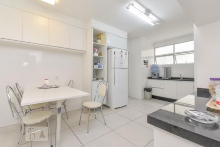 Apartamento à venda com 210m², 3 quartos e 2 vagas Apartamento à venda com 210m², 3 quartos e 2 vagasCozinha