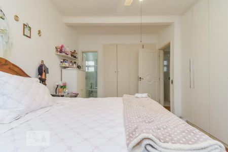 Apartamento à venda com 210m², 3 quartos e 2 vagas Apartamento à venda com 210m², 3 quartos e 2 vagasQuarto 3 - Suíte