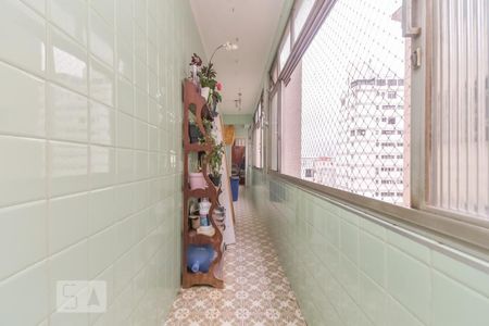 Apartamento à venda com 210m², 3 quartos e 2 vagas Apartamento à venda com 210m², 3 quartos e 2 vagasÁrea de Serviço