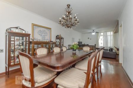 Apartamento à venda com 210m², 3 quartos e 2 vagas Apartamento à venda com 210m², 3 quartos e 2 vagasSala de Jantar