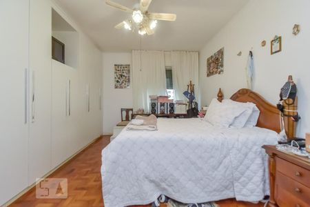 Apartamento à venda com 210m², 3 quartos e 2 vagas Apartamento à venda com 210m², 3 quartos e 2 vagasQuarto 3 - Suíte