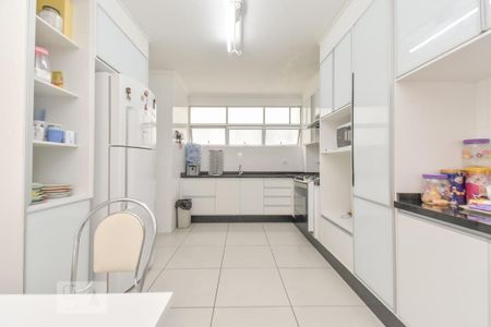 Apartamento à venda com 210m², 3 quartos e 2 vagas Apartamento à venda com 210m², 3 quartos e 2 vagasCozinha