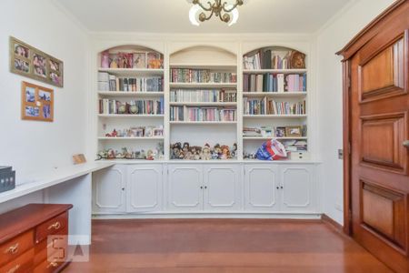 Apartamento à venda com 210m², 3 quartos e 2 vagas Apartamento à venda com 210m², 3 quartos e 2 vagasEscritório