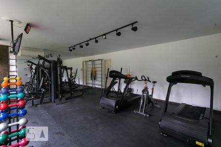 Apartamento à venda com 210m², 3 quartos e 2 vagas Apartamento à venda com 210m², 3 quartos e 2 vagasÁrea comum - Academia