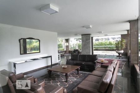 Apartamento à venda com 210m², 3 quartos e 2 vagas Apartamento à venda com 210m², 3 quartos e 2 vagasÁrea comum - Salão de festas