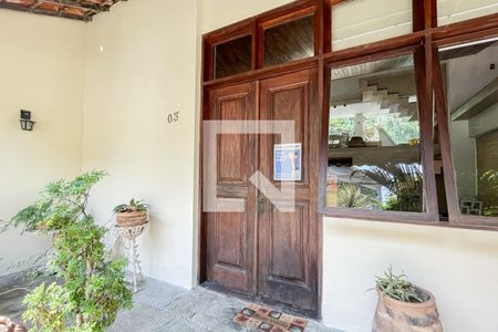 Casa à venda com 270m², 3 quartos e 3 vagasPLACA