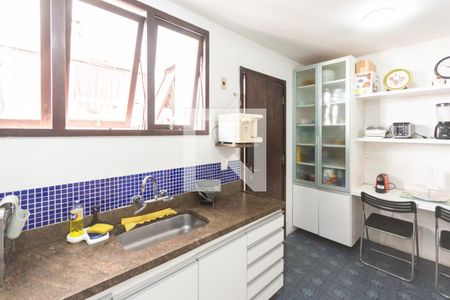 Casa à venda com 270m², 3 quartos e 3 vagasCozinha