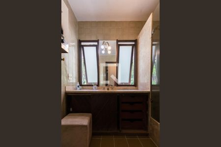 Casa à venda com 270m², 3 quartos e 3 vagasBanheiro