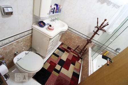 Casa à venda com 347m², 4 quartos e 3 vagasBanheiro da suíte