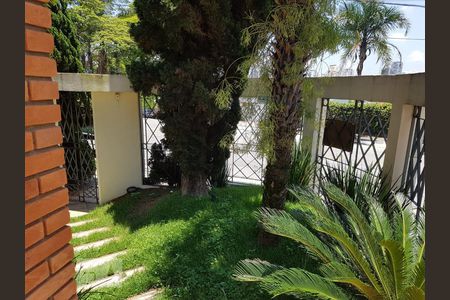 Casa à venda com 347m², 4 quartos e 3 vagas Casa à venda com 347m², 4 quartos e 3 vagasJardim