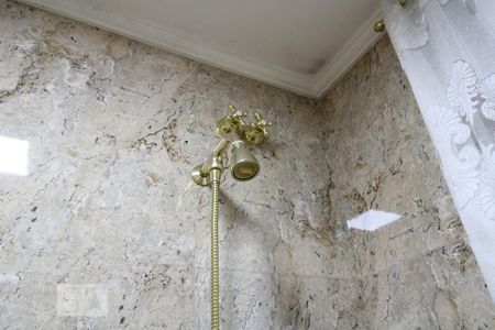 Casa à venda com 347m², 4 quartos e 3 vagasBanheiro 4 - Chuveiro