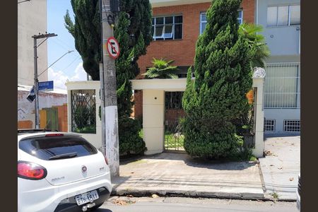 Casa à venda com 347m², 4 quartos e 3 vagas Casa à venda com 347m², 4 quartos e 3 vagasFachada
