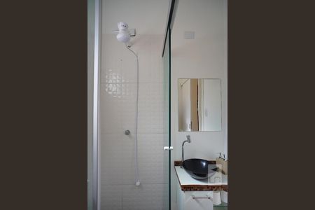 Banheiro de kitnet/studio para alugar com 1 quarto, 26m² em Bom Fim, Porto Alegre