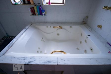 Casa à venda com 600m², 8 quartos e 4 vagas Casa à venda com 600m², 8 quartos e 4 vagasBanheiro da Suíte 2