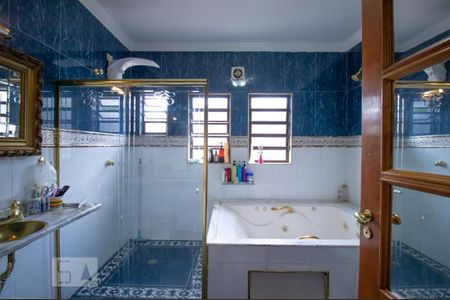 Casa à venda com 600m², 8 quartos e 4 vagas Casa à venda com 600m², 8 quartos e 4 vagasBanheiro da Suíte 2