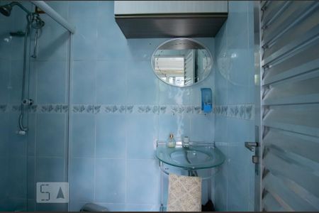 Casa à venda com 600m², 8 quartos e 4 vagas Casa à venda com 600m², 8 quartos e 4 vagasBanheiro de Serviço