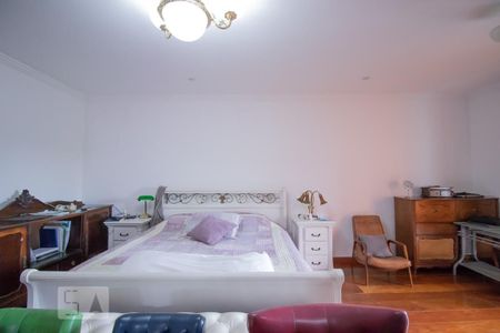 Casa à venda com 600m², 8 quartos e 4 vagas Casa à venda com 600m², 8 quartos e 4 vagasQuarto Suíte 2