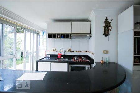 Casa à venda com 600m², 8 quartos e 4 vagas Casa à venda com 600m², 8 quartos e 4 vagasGaragem